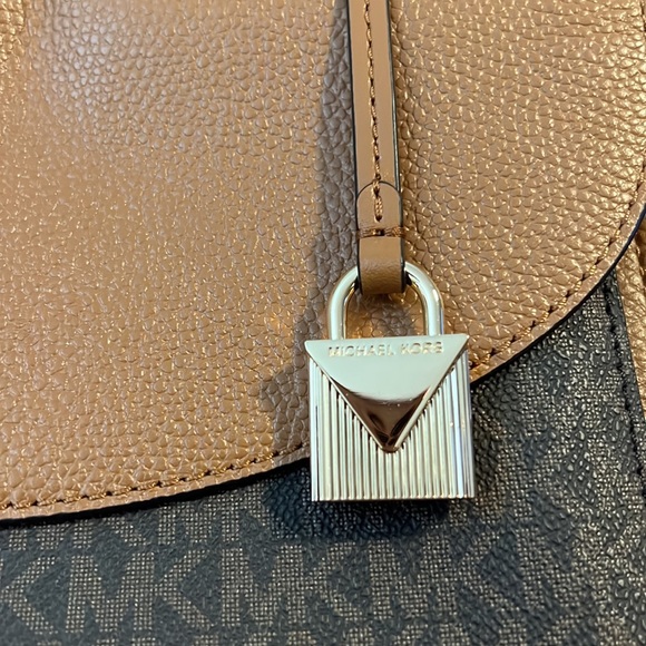 Authentic Michael Kors Bag - Picture 12 of 12